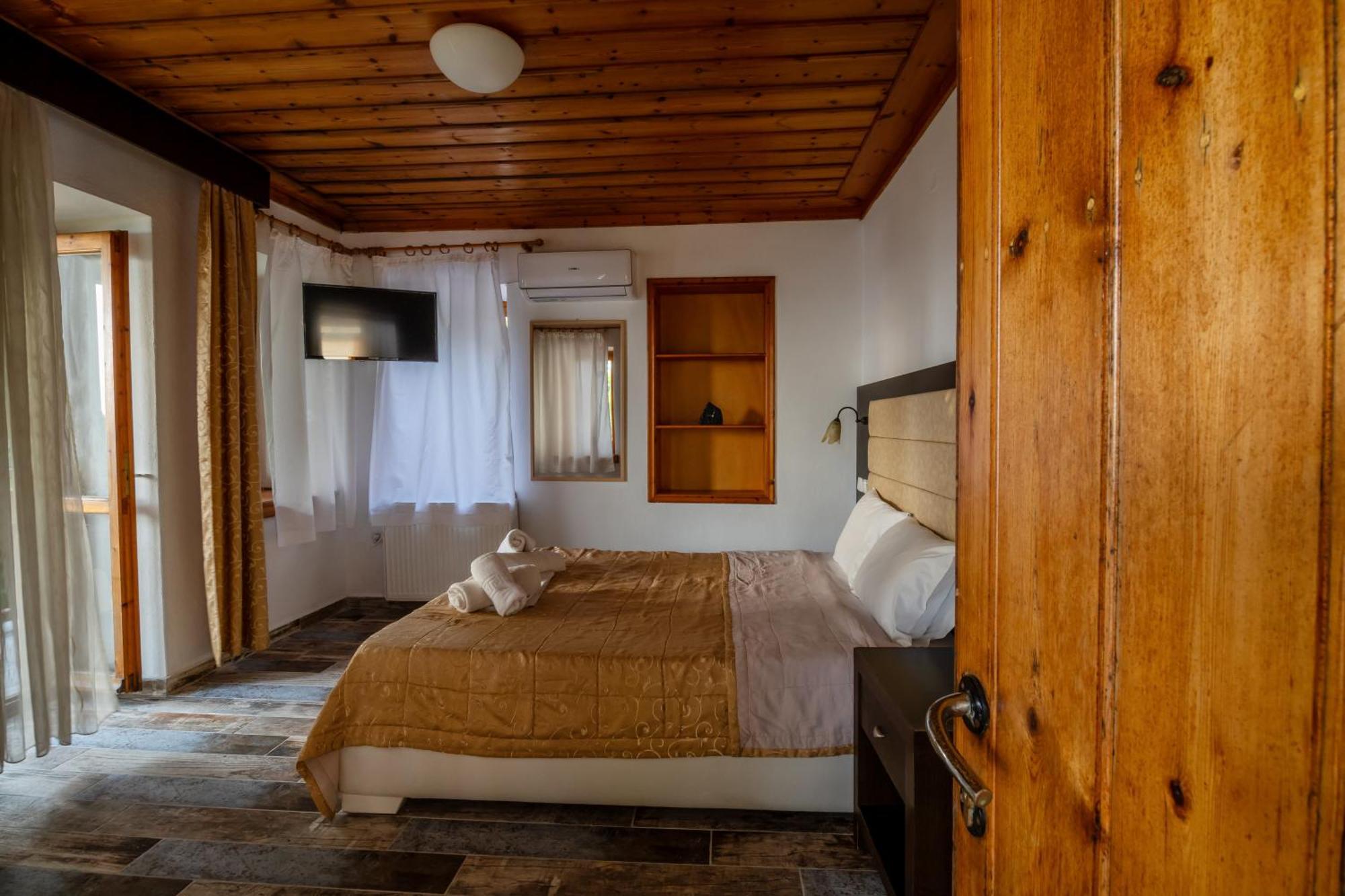Hotel Kókkinon Nerón Екстериор снимка