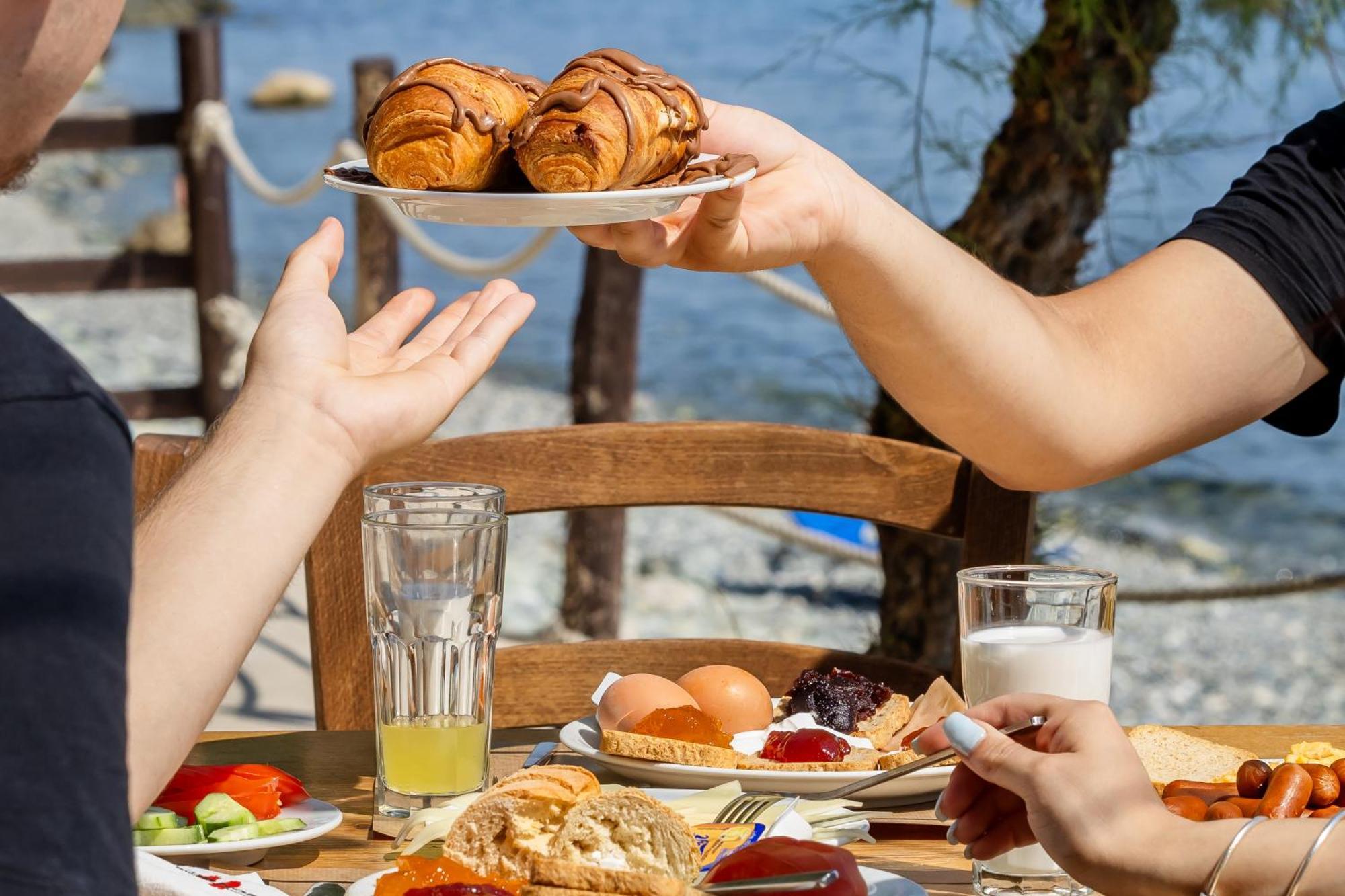 Hotel Kókkinon Nerón Екстериор снимка