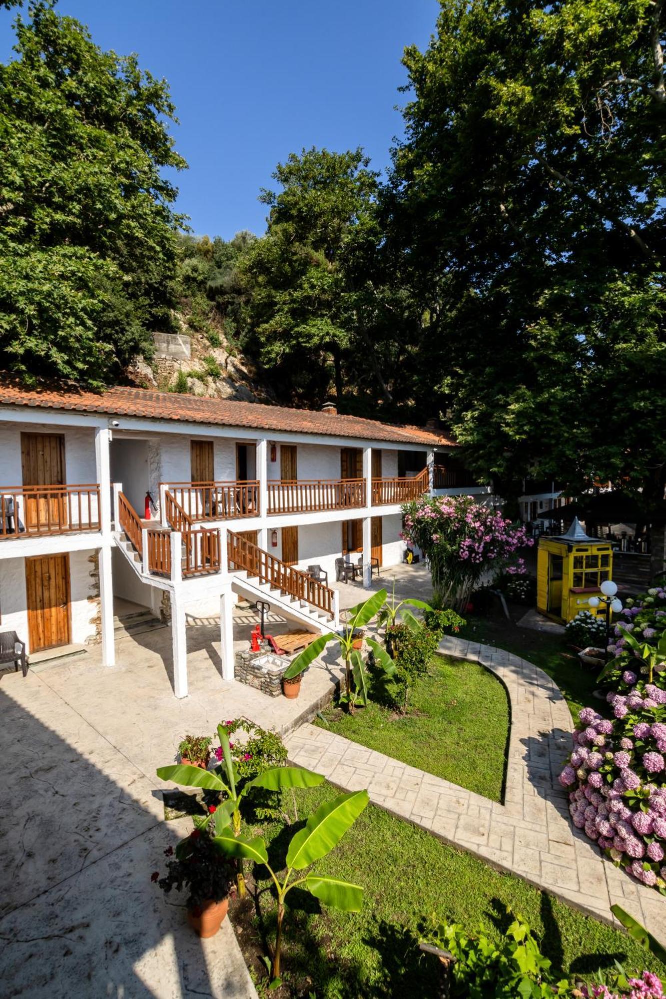 Hotel Kókkinon Nerón Екстериор снимка