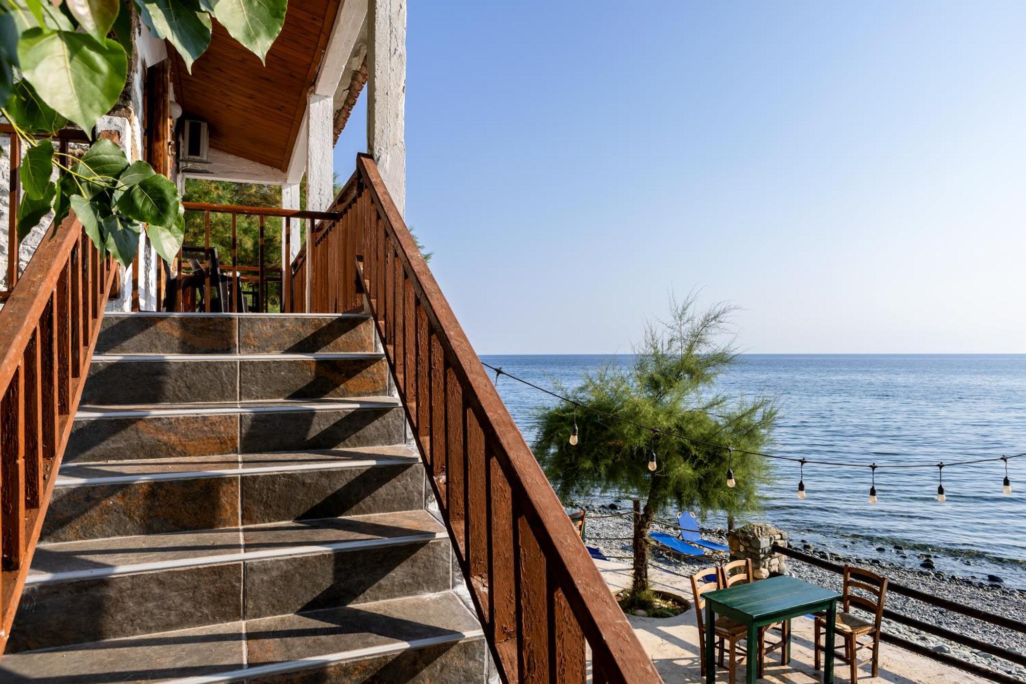 Hotel Kókkinon Nerón Екстериор снимка