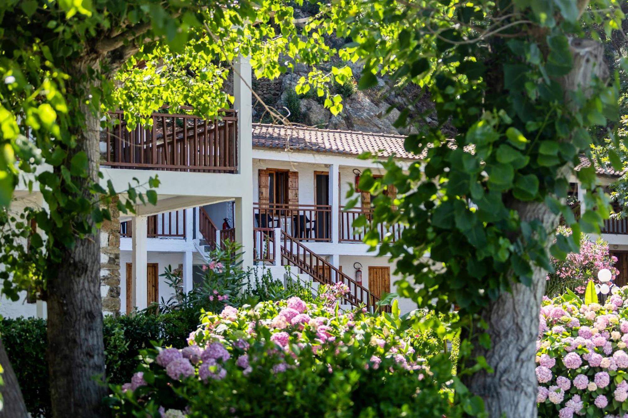 Hotel Kókkinon Nerón Екстериор снимка